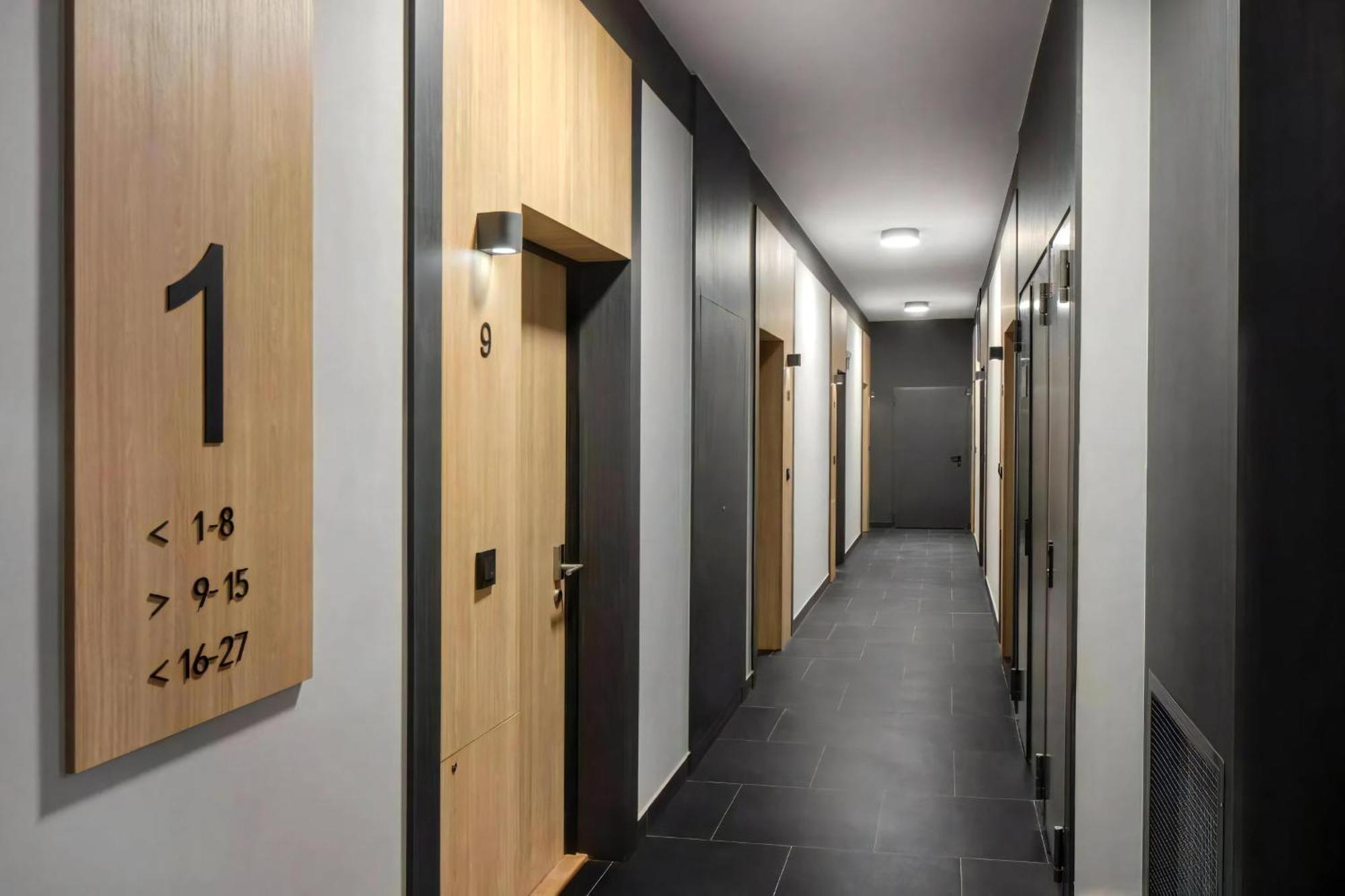 B3 Warsaw Apartments Екстер'єр фото